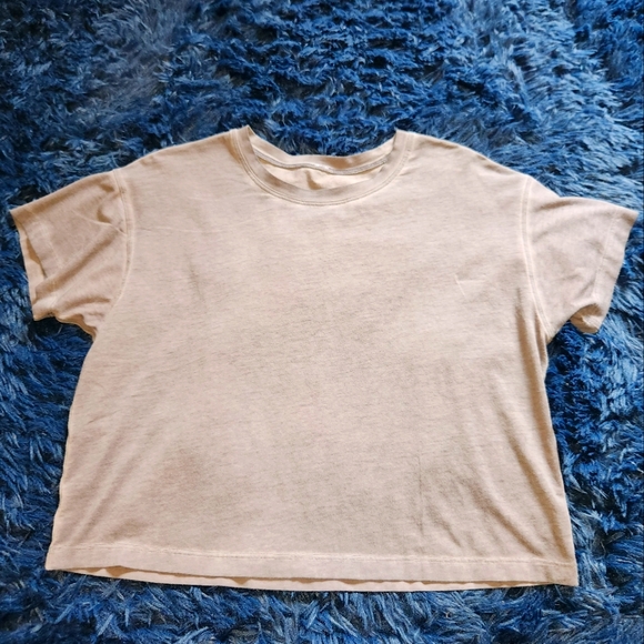 lululemon athletica Tops - Lululemon cates crop short sleeve t shirt size 4